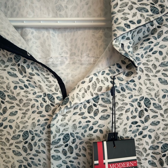 Modern English Brand New Men’s Button-Up - Picture 2 of 2